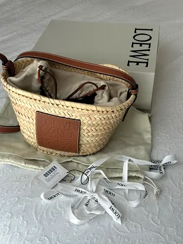 Loewe Small Basket Bag - Drawstring bucket in palm leaf and calfskin