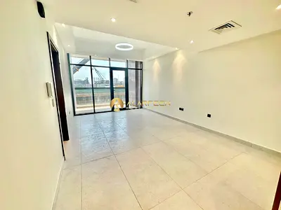 Modern 1BR Apartment | Maya 5 JVT | Balcony & Pool Access