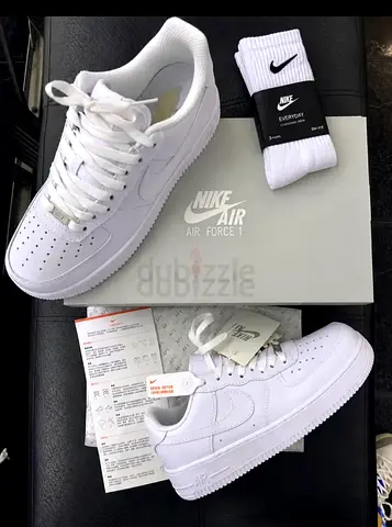 It is a new pair of Nike sneakers white color