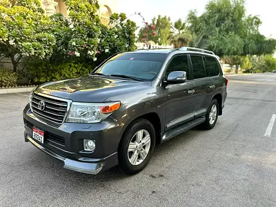 Toyota Land Cruiser GXR 2015 | GCC Specs | V8 |