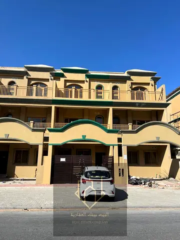 An exceptional opportunity to own a townhouse at the cash price | 100% freehold ownership.