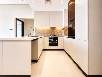 IMPRESSIVE APARTMENT | BRIGHT & SPACIOUS
