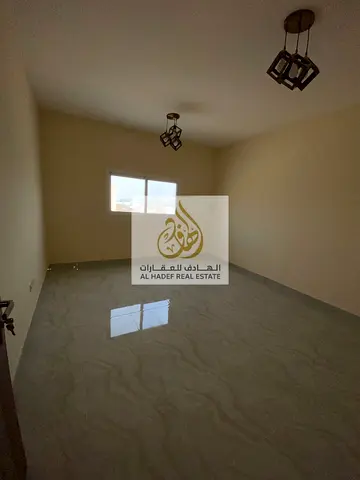 🏠 **للإيجار السنوي – غرفة وصالة في الجرف 3، عجمان** 🏠  ✨ **تاني ساكن | موقع مميز جداً** ✨  📍 **الموقع: الجرف 3 – عجمان** 📚 قريبة من **مدرسة وودليم
