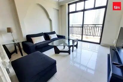 Upgraded & Furnished 1 Bed + Study | High Floor