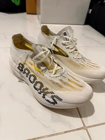 Worn Once - Brooks Hyperion Elite 6 carbon plate running shoes - size 46