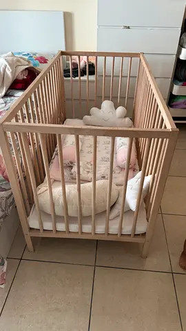baby crib