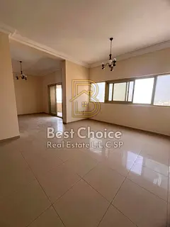 • Spacious layout • Family-oriented building • Free maintenance throughout the lease term •