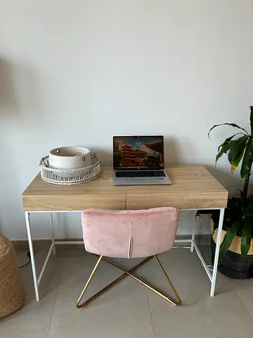 Office desk and chair