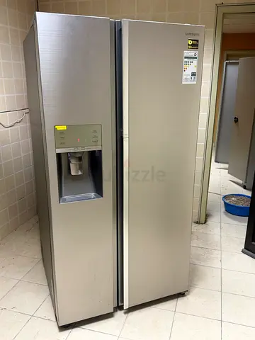 Samsung side by side refrigerator With Food Showcase water & ice dispenser