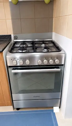 Aniston stove and oven