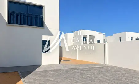 جاهزة للسكن | شرفة | مطبخ مفتوح