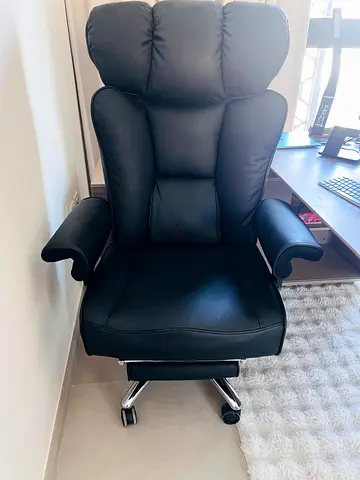 High-back ergonomic office chair in black - good condition