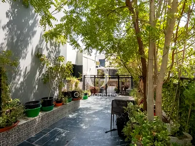 De Maple 111 | Contemporary Living in a Prime Location