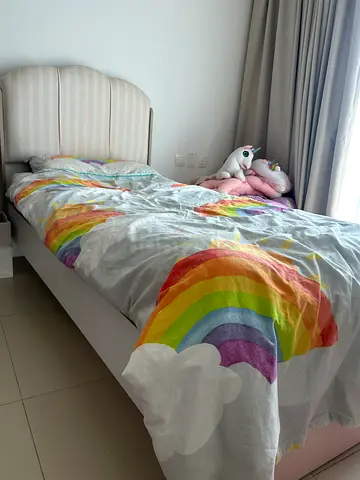 Single bed with headboard - good condition - bed frame