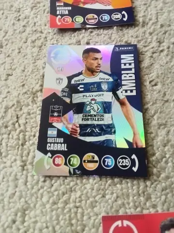 Football trading card - Emblem Santos Laguna Gustavo Cabral (holographic)