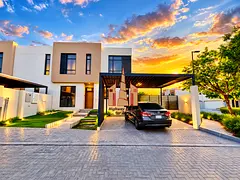 Premium Corner 4BR Townhouse + Maid’s Room | Big Backyard | Nasma Residence