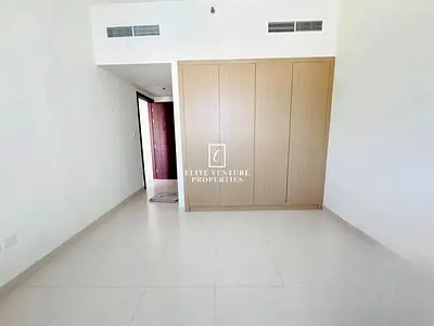 WELL-MAINTAINED | SPACIOUS & COMFORTABLE LIVING
