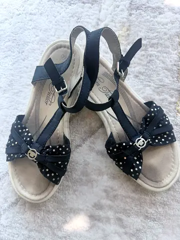 Pair of girls bow sandals - size 36 used