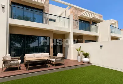Renovated | Park Backing | Middle Unit