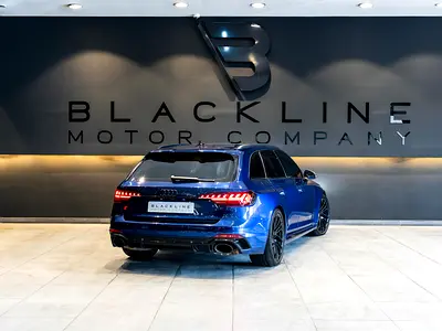 2023 AUDI RS4 photo 3