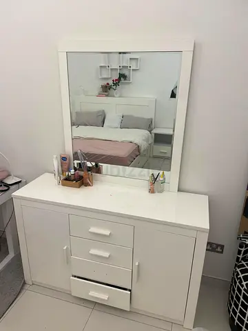Dresser with Mirror - 4 Drawers and 2 Doors, High Gloss White