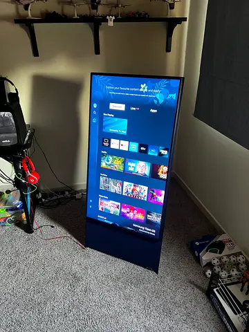 Samsung The Sero 43” QLED 4K Smart TV – Rotating Screen