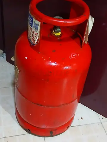 Red LPG gas cylinder - single used cylinder, good condition