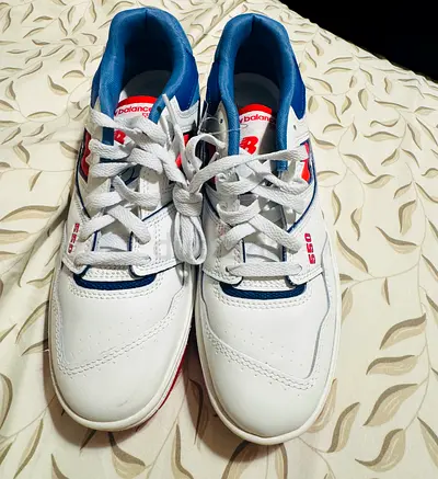 White New Balance 550 sneakers, kids size (good condition)