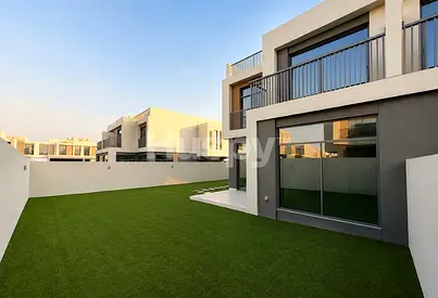 Corner Unit | Vastu | Vacant
