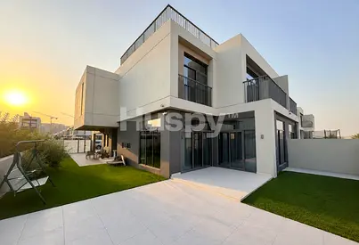 Exclusive | Single Row | Near Lagoon
