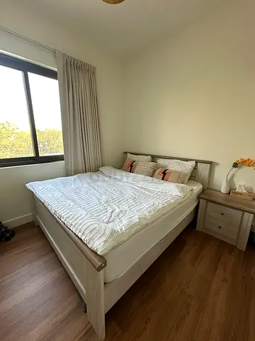 King Size Bed + 2 Nightstand + Mattress