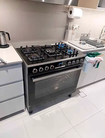 Bosch 5-burner freestanding gas cooker  - Flawless  condition