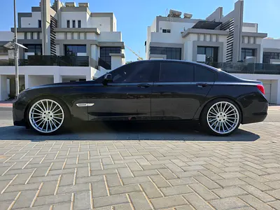 2010 BMW 7-SERIES — фото 4
