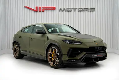 2024 Lamborghini URUS photo 3
