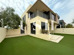 Close to Pool | Vacant | 5BR + M