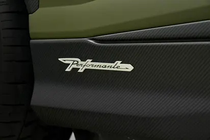 2024 Lamborghini URUS photo 9
