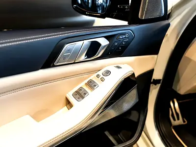 2022 BMW X7 — миниатюра 18
