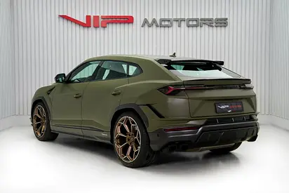 2024 Lamborghini URUS photo 6