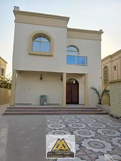 5 bedrooms Separate majlis (sitting room) Living area 2 kitchens Ample parking space Excellent locat