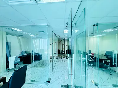 Multiple cheques / Ready move in Fully Furnished, Bright Unit, Vacant, Spacious
