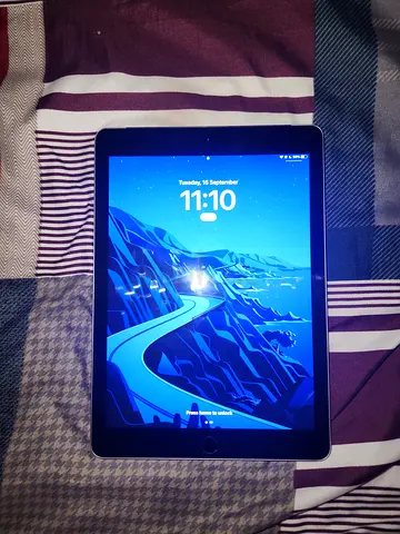 IPad 5th gen 128gb Wifi+Cellular