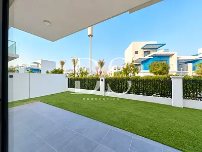 Large Plot | Park Backing | 6BR Villa | Ready Now