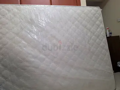 Queen size mattress 160×200×20 cm very good condition with original package