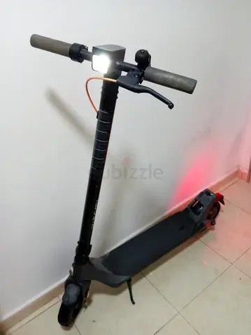 urgent sale!!xiaomi 4 lite very good condition same like new.issue no charger.abu dhabi city