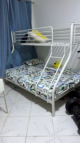 White Metal Bunk Bed / Single Loft Bed in Good Condition with mattress