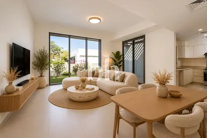 Modern 3-Bed | Pool-Backing | Private Garden