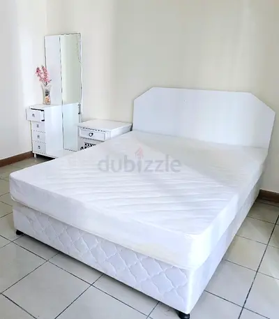 White Bedroom Furniture Set with Bed and Vanity