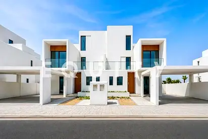 6608 Sqft Plot | Waterfront | Area Specialist