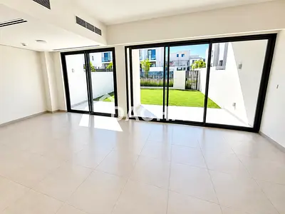 Single-row | Prime Location | Golden Beach