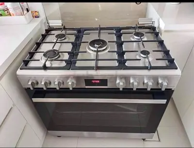 Bosch series 6 model 5 burner full gas cooker same like a new condition
